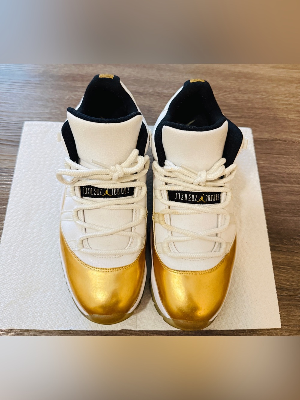 Air Jordan 11 Retro Low Gold Size 10